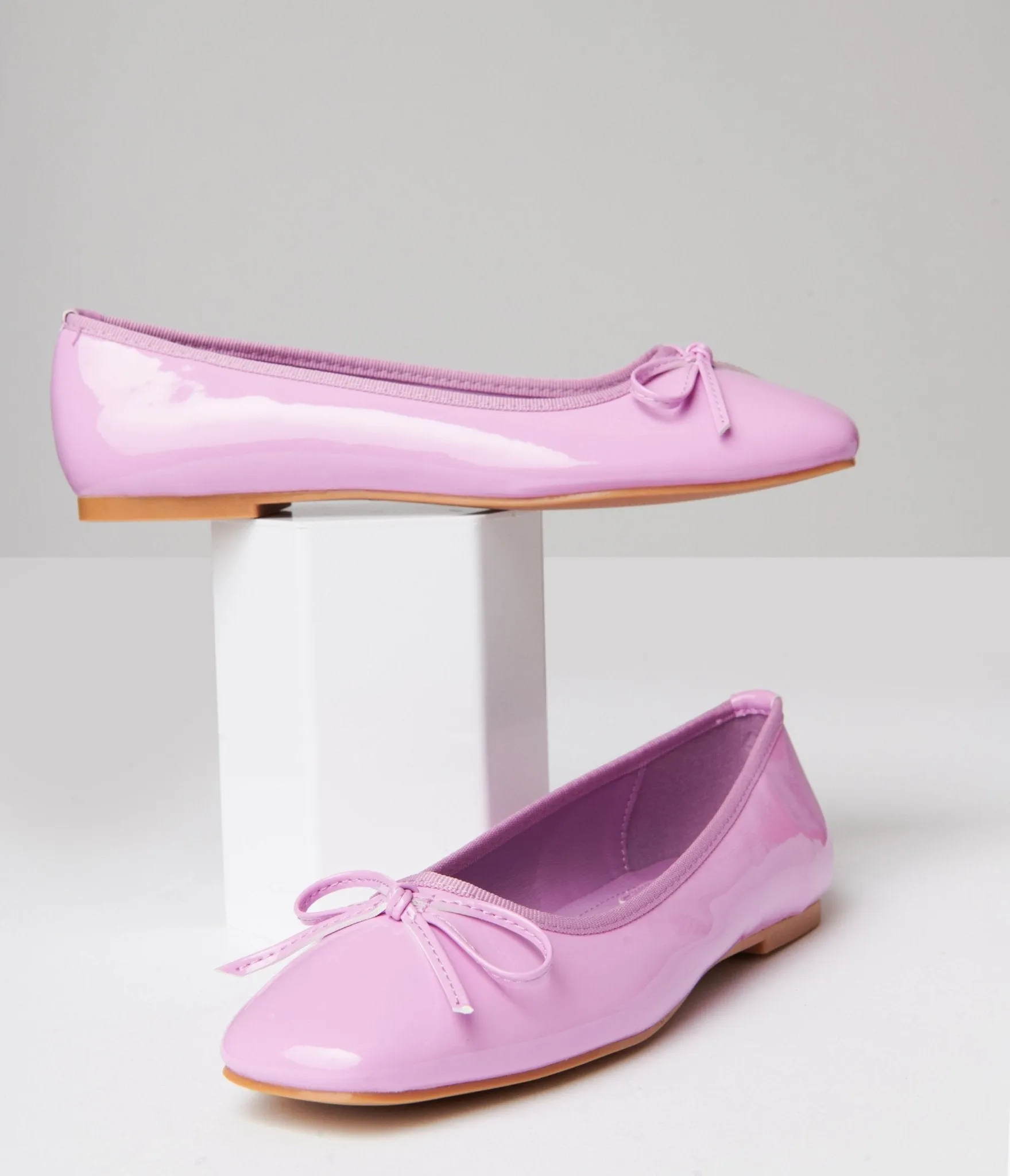 1960s Lilac Patent Leatherette Flats