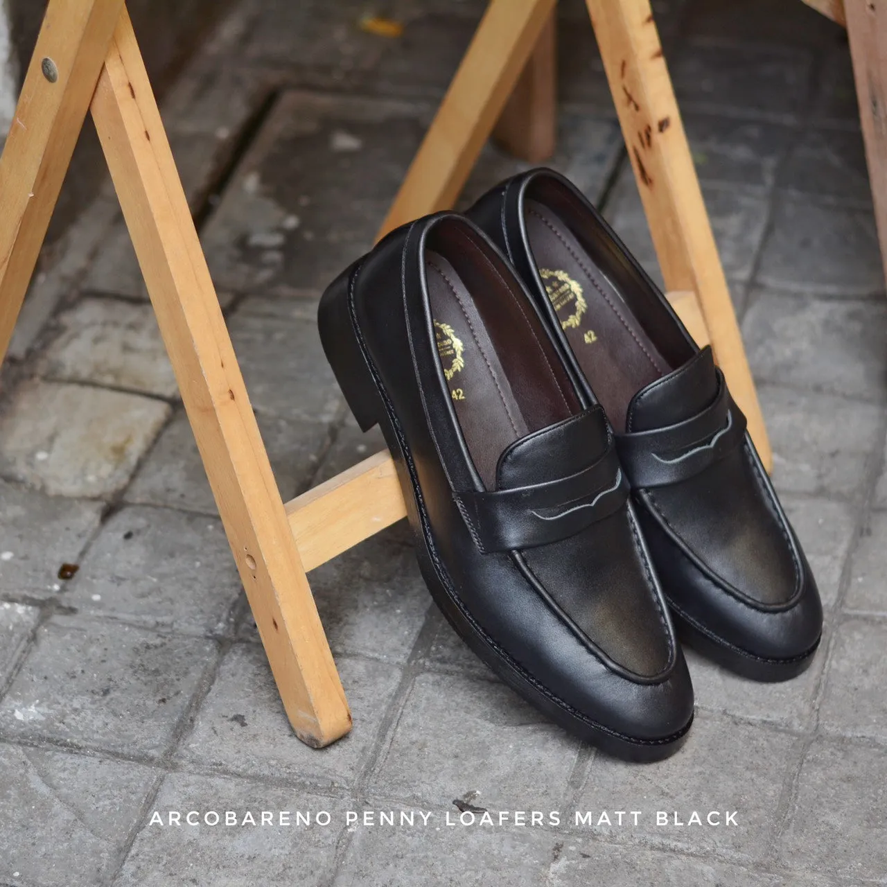 509 Penny Loafer Matt Black x Black Soles