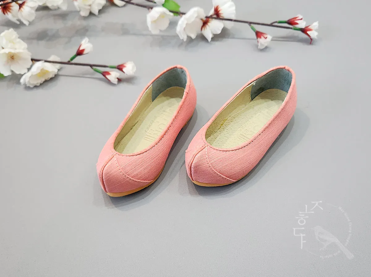 Adorable Girl Hanbok Shoes in Coral Pink