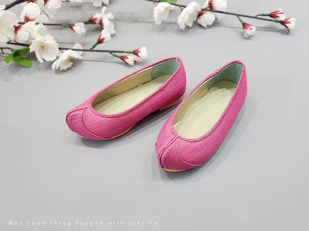 Adorable Girl Hanbok Shoes in Magenta