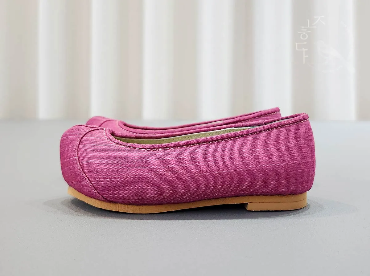 Adorable Girl Hanbok Shoes in Magenta