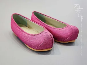 Adorable Girl Hanbok Shoes in Magenta