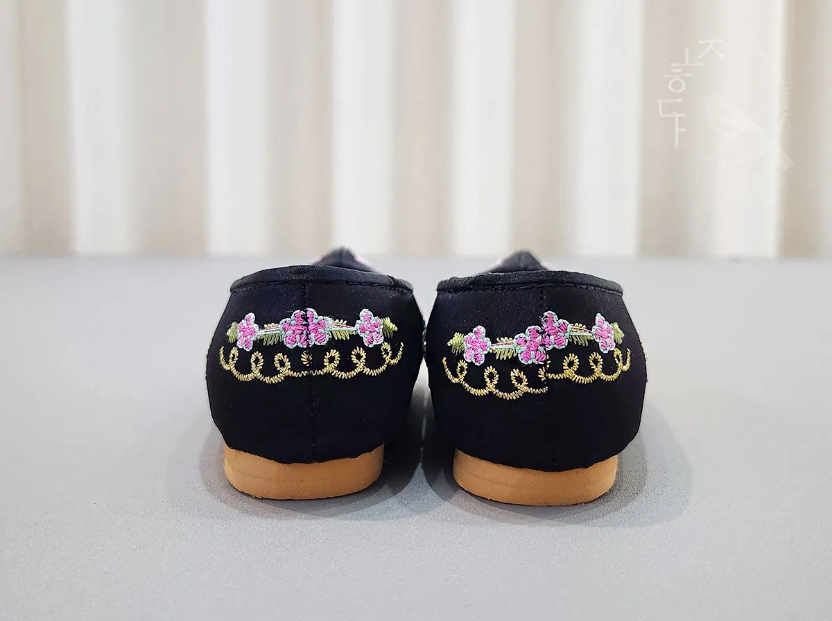 Embroidered Flower Baby Girl Hanbok Shoes in Black