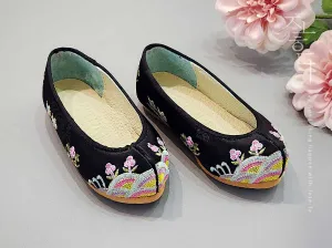 Embroidered Flower Baby Girl Hanbok Shoes in Black