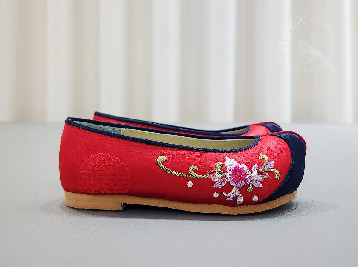 Embroidered Mugunghwa Baby Girl Hanbok Shoes in Red & Navy