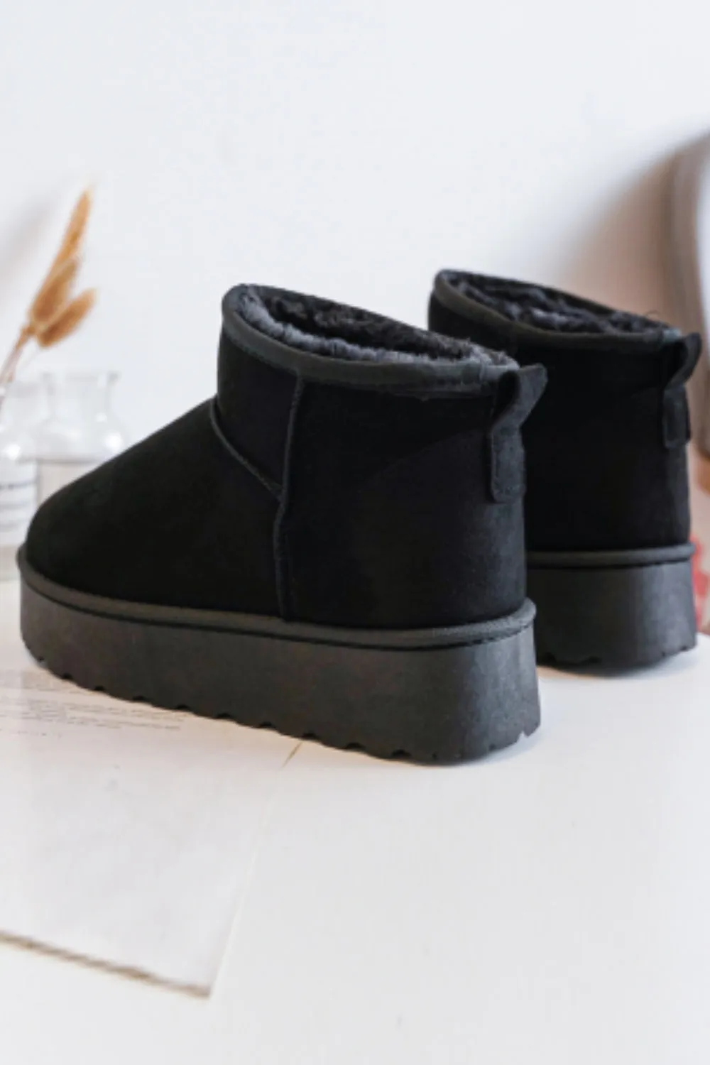 KIDS ANKLE LENGTH FAUX FUR LINING BOOTS IN BLACK UK10-UK2