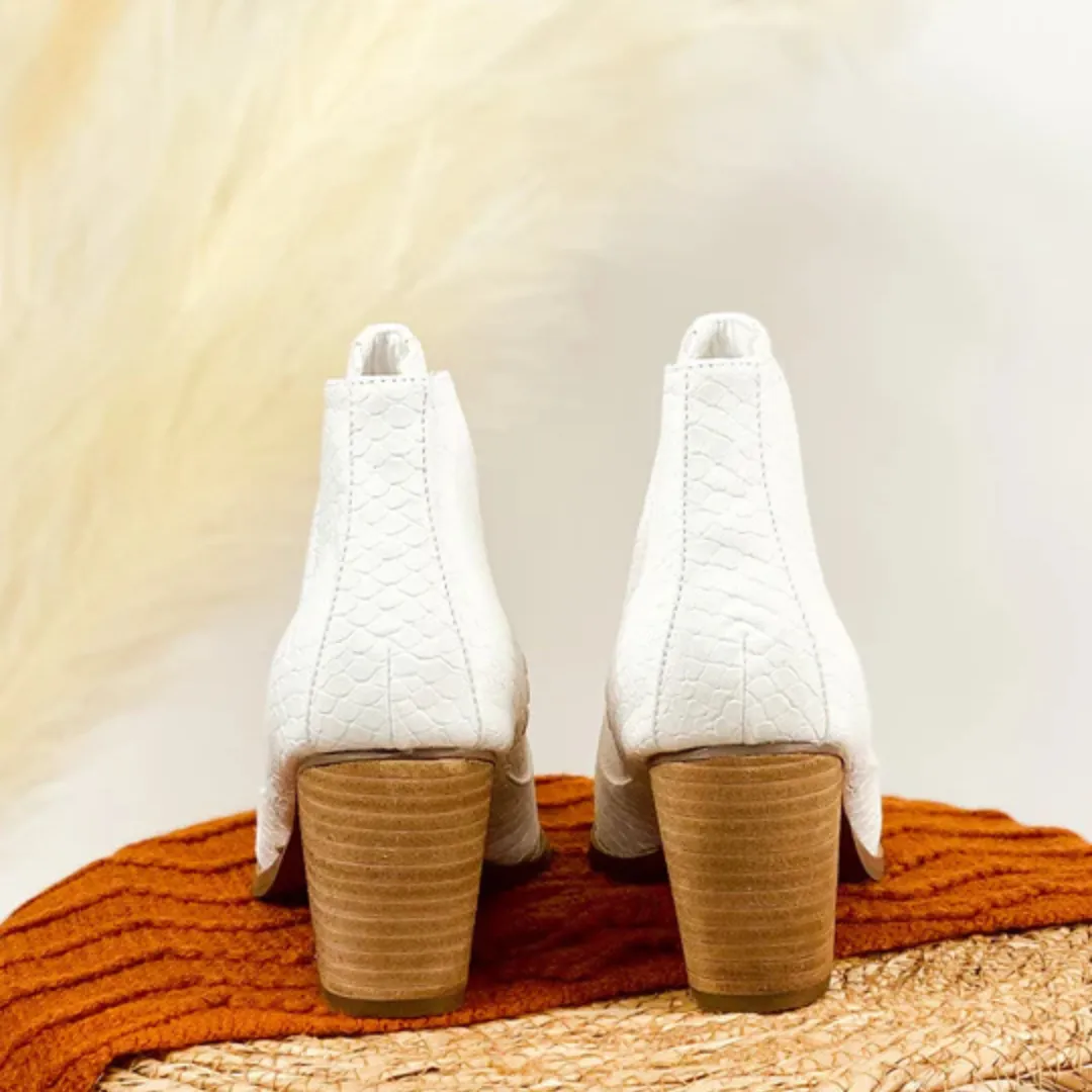 Online Exclusive | Tarim Textured Bootie in White