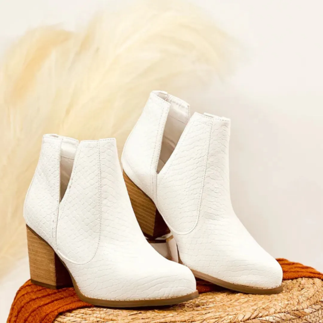 Online Exclusive | Tarim Textured Bootie in White