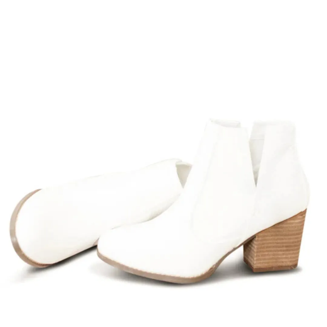 Online Exclusive | Tarim Textured Bootie in White