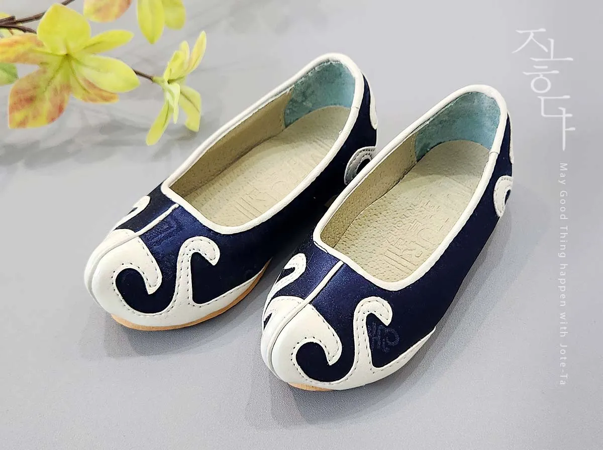 Traditional Baby Boy Hanbok Shoes in Navy & Ivory