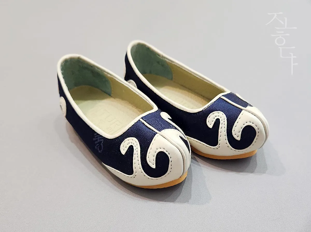 Traditional Baby Boy Hanbok Shoes in Navy & Ivory