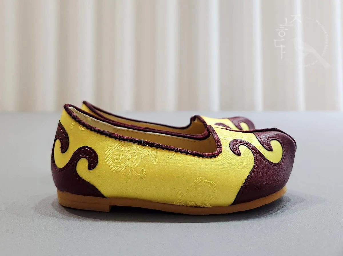 Traditional Baby Boy Hanbok Shoes in Yellow & Red Brown