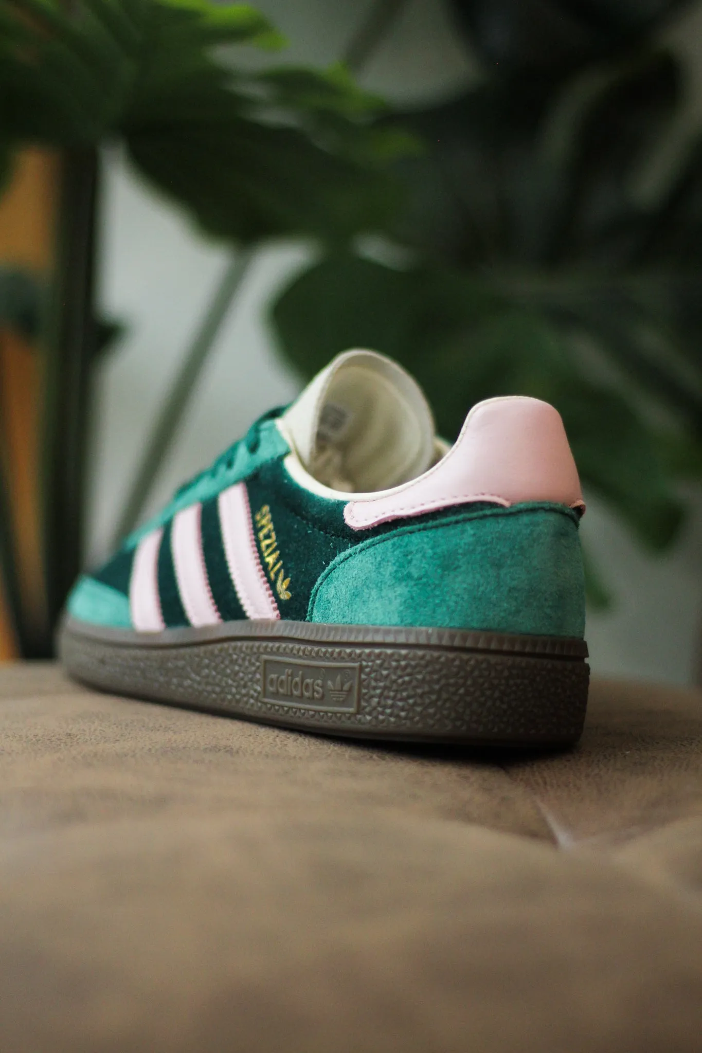 W HANDBALL SPEZIAL "COLLEGIATE GREEN"