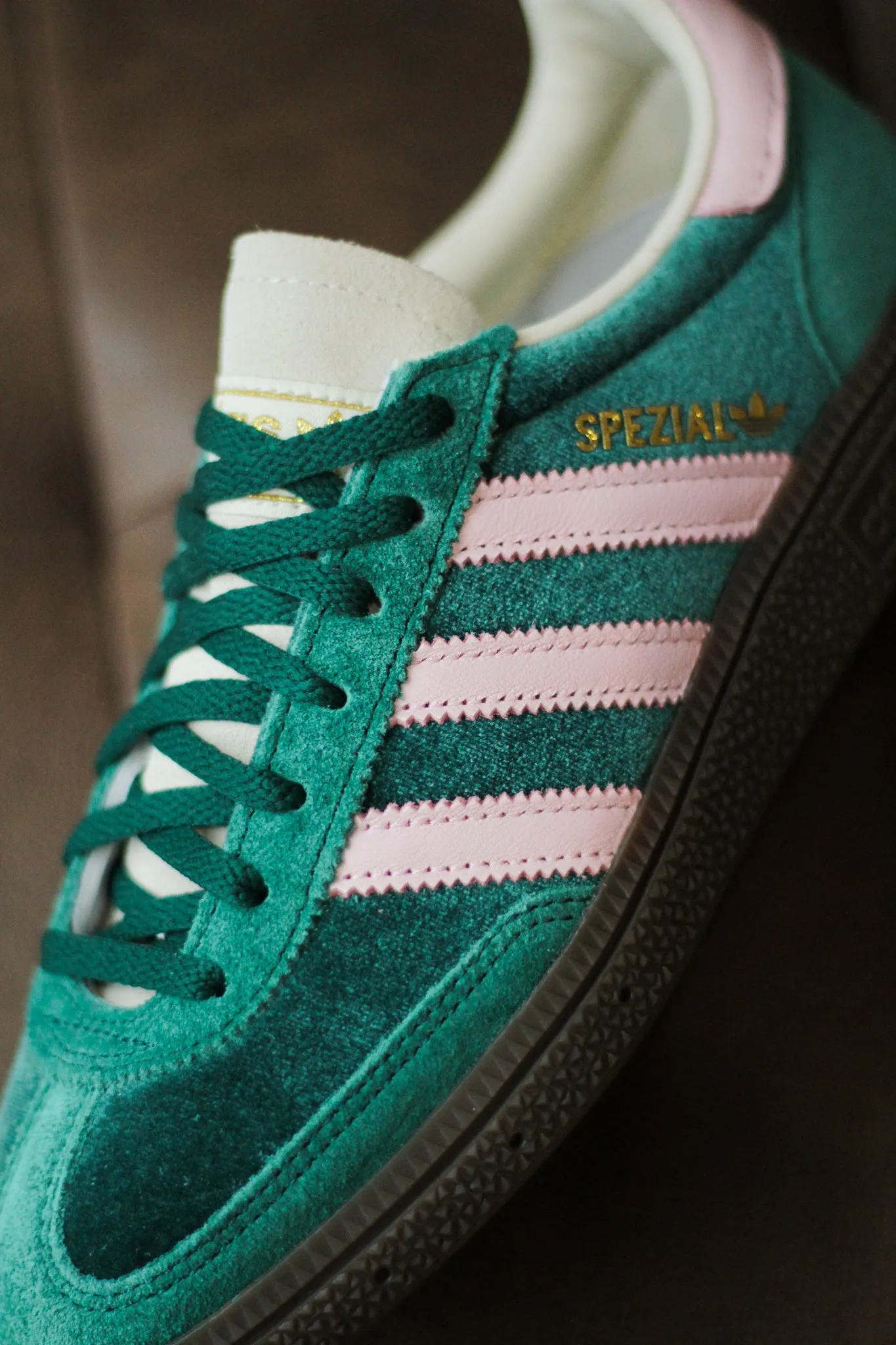 W HANDBALL SPEZIAL "COLLEGIATE GREEN"