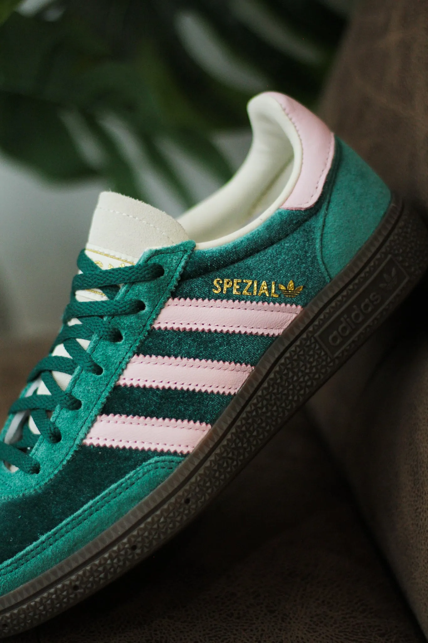 W HANDBALL SPEZIAL "COLLEGIATE GREEN"